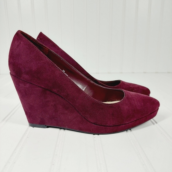 Nine West Leighton Red Wine Suede Slip On Wedge Pumps B81 - Picture 5 of 11